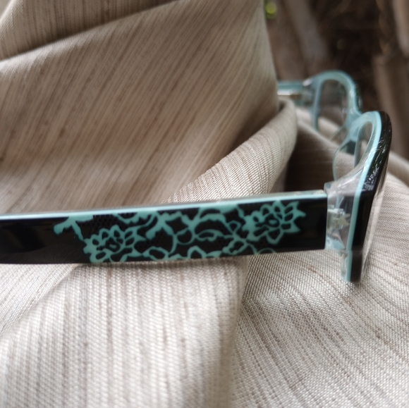 Bebe Eyeglasses - Hugs - Picture 3 of 7